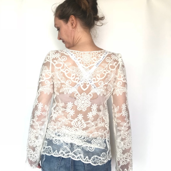 Lace Top with long sleeves - Picture 2 of 6